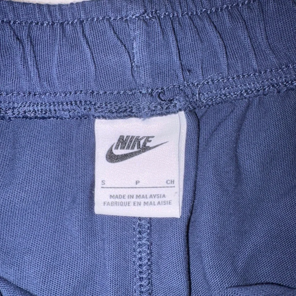 NIKE‎ Sportswear Club Shorts Mens Small Blue BV2772-410 Cotton Jersey Athletic